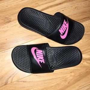 Nike Slides 😍